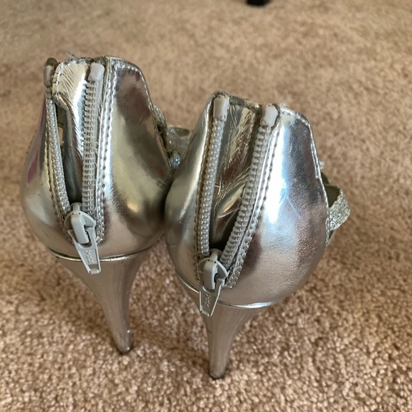 Heels size 7 - Picture 3 of 5